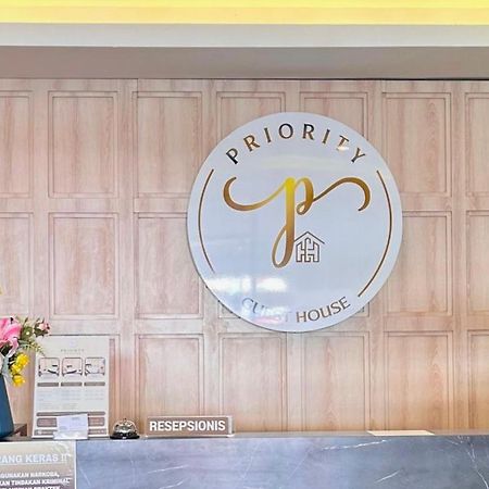 Priority Guest House Samarinda Exterior photo
