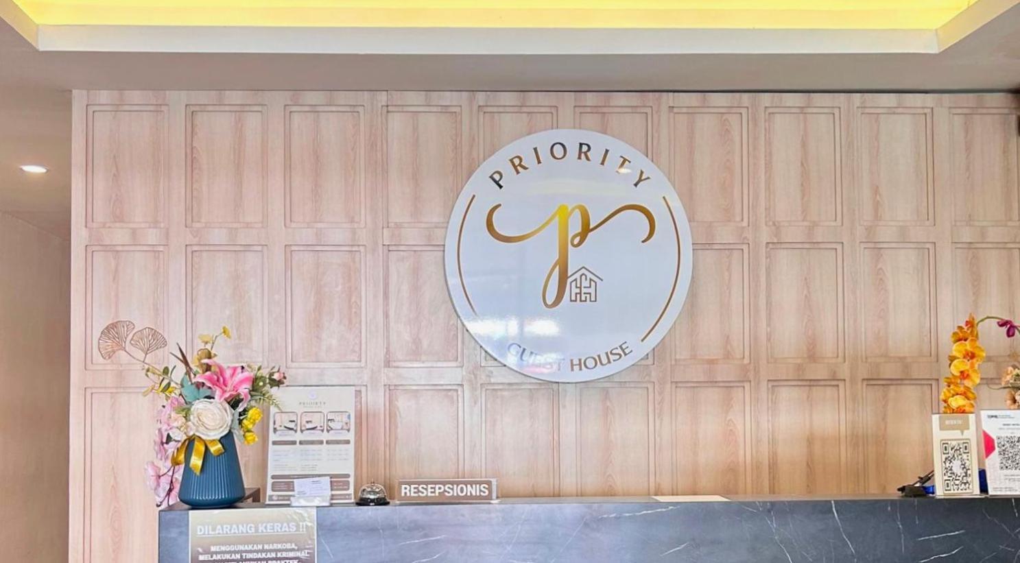 Priority Guest House Samarinda Exterior photo