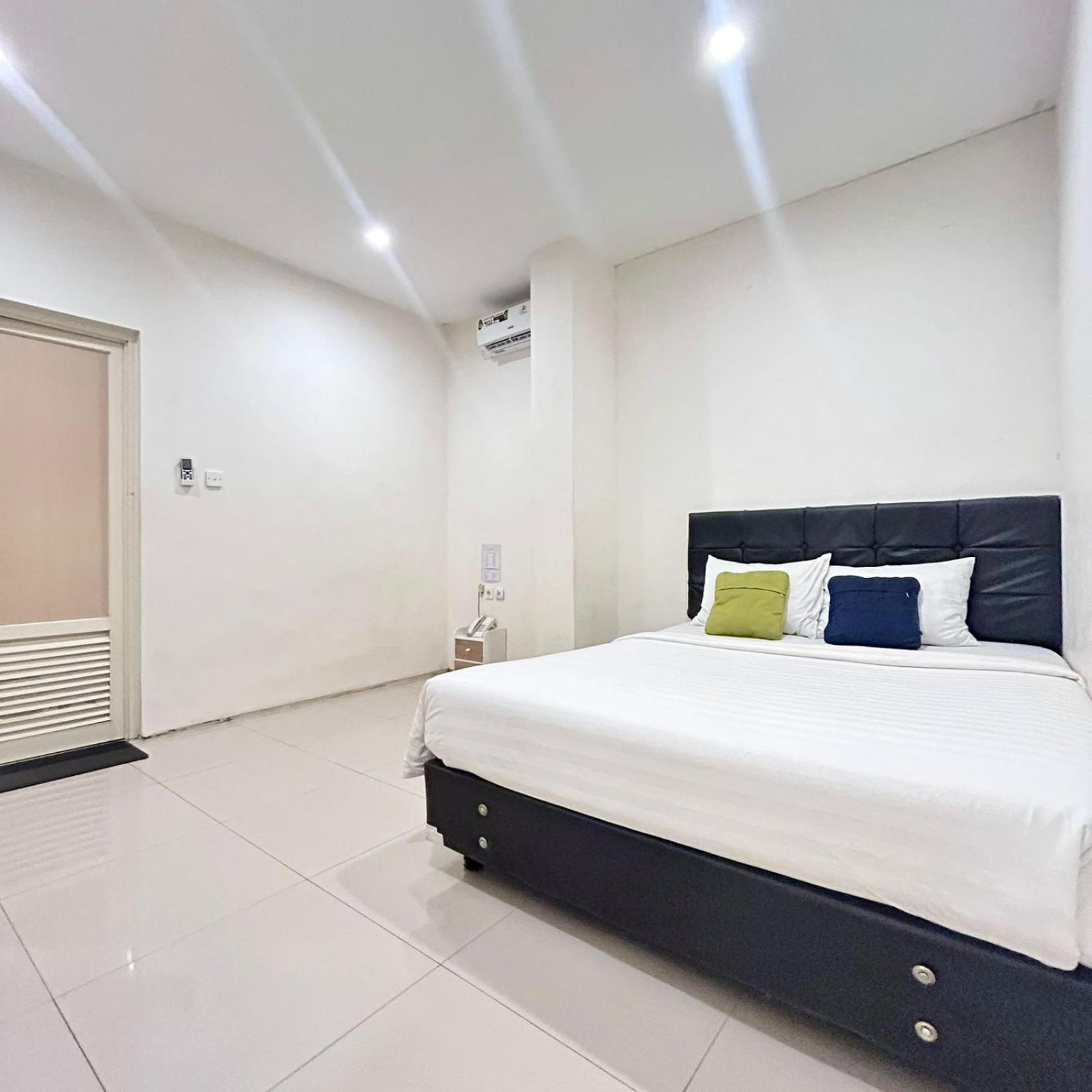 Priority Guest House Samarinda Exterior photo