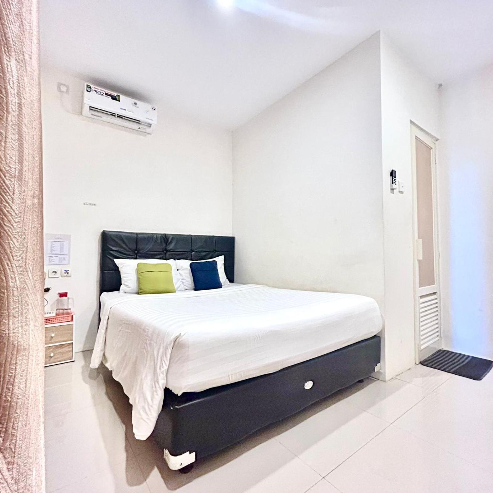 Priority Guest House Samarinda Exterior photo