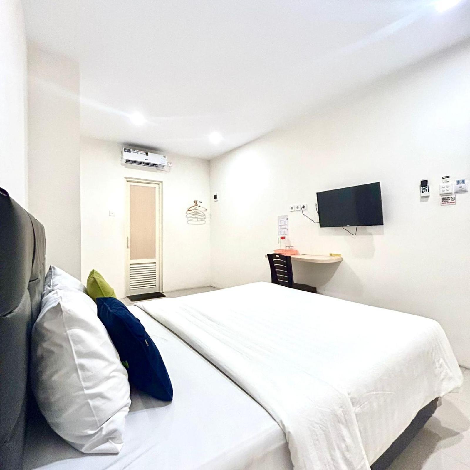 Priority Guest House Samarinda Exterior photo