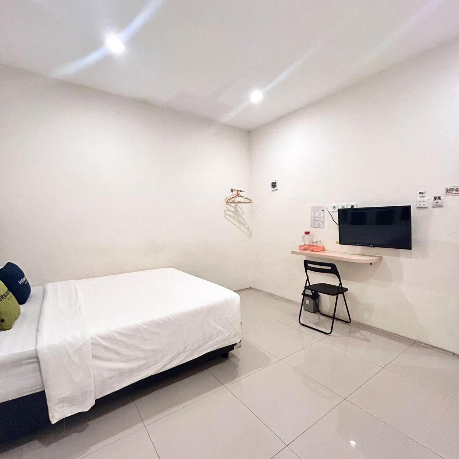 Priority Guest House Samarinda Exterior photo